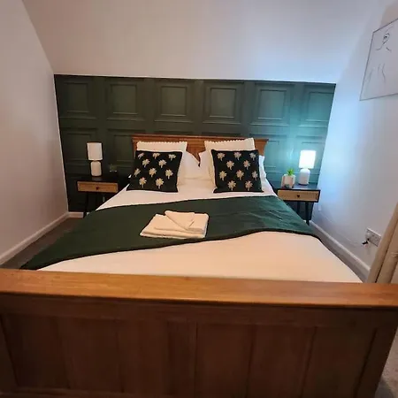 Szálloda Bridge House Sleeps 10 Max In York, Free Parking