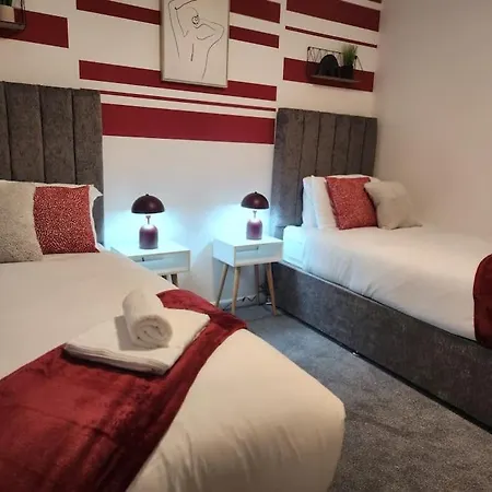 Szálloda Bridge House Sleeps 10 Max In York, Free Parking 3*