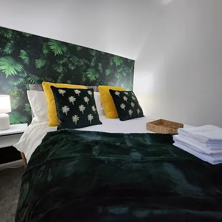 Bridge House Sleeps 10 Max In York, Free Parking Szálloda 3*