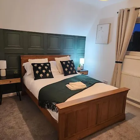 Szálloda Bridge House Sleeps 10 Max In York, Free Parking York